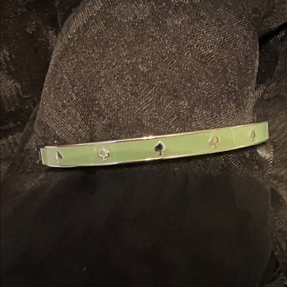KATE SPADE, SPOT THE SPADE SILVER & LT GREEN BANGLE - Picture 2 of 4